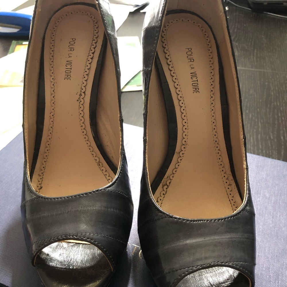 Used Pour La Victoire Angelie SZ 7.5 Grey Eel